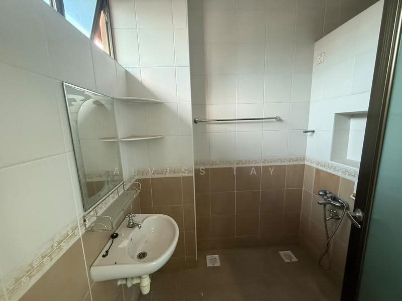 Semi-Detached House for Sale in Taman Sutera Utama (Skudai) - Alviss Tay - Bathroom - PropertyGuru.com.my