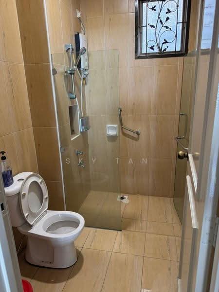 Link Bungalow for Rent in Austin Perdana (Tebrau) - Sky Tan - Bathroom - PropertyGuru.com.my