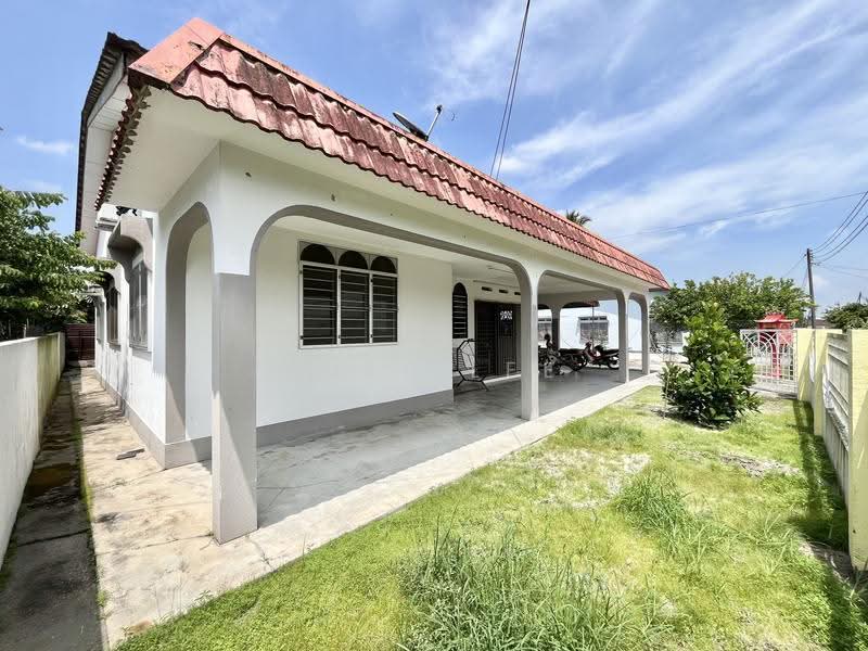 Bungalow House for Sale in Bidor (Perak) - Joel Lee - Exterior - PropertyGuru.com.my