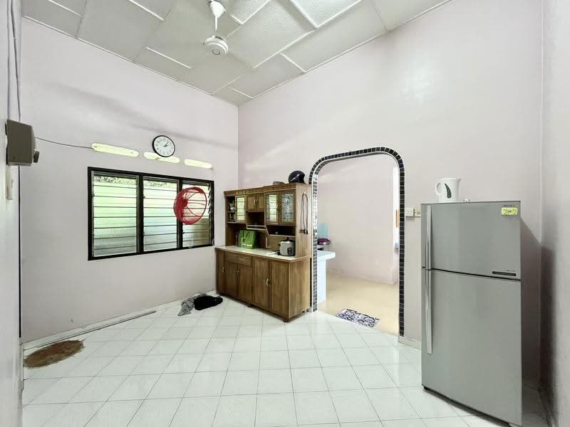 Bungalow House for Sale in Bidor (Perak) - Joel Lee - Kitchen - PropertyGuru.com.my