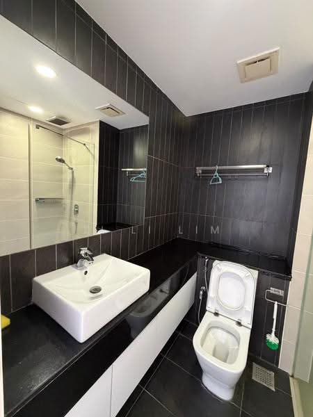 Kondominium untuk Disewa di Jesselton Residences - Li Li Lim - Bathroom - PropertyGuru.com.my