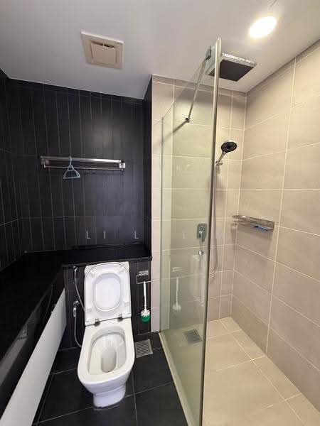 Kondominium untuk Disewa di Jesselton Residences - Li Li Lim - Bathroom - PropertyGuru.com.my