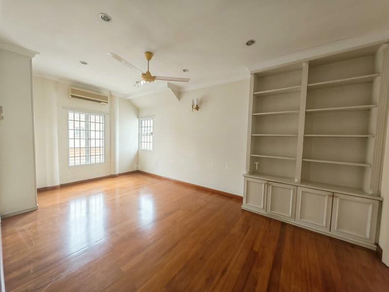 Rumah Berkembar untuk Disewa di Usj 5 (Subang Jaya) - Shahshi T - Living Room - PropertyGuru.com.my