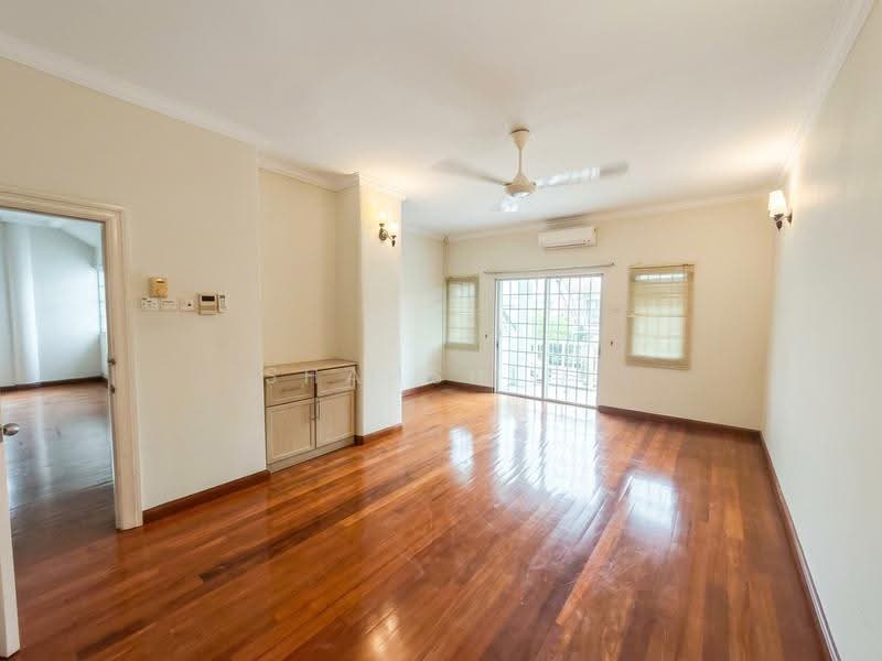 Rumah Berkembar untuk Disewa di Usj 5 (Subang Jaya) - Shahshi T - Living Room - PropertyGuru.com.my