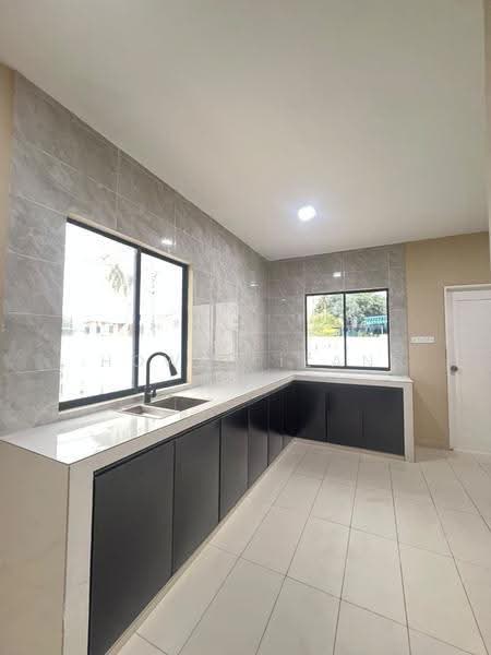 2-storey Terraced House for Sale in Bandar Baru Permas Jaya (Permas Jaya) - Howes Izan - Kitchen - PropertyGuru.com.my