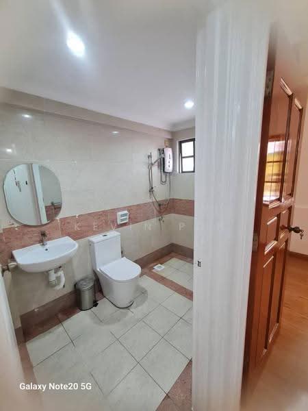 Rumah Bandar untuk Dijual di KL City Centre (Kuala Lumpur) - Kevin Poh - Bathroom - PropertyGuru.com.my
