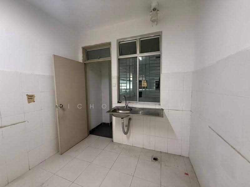 Service Residence for Rent at Tebrau City Residences - Nicholas Low - Kitchen - PropertyGuru.com.my