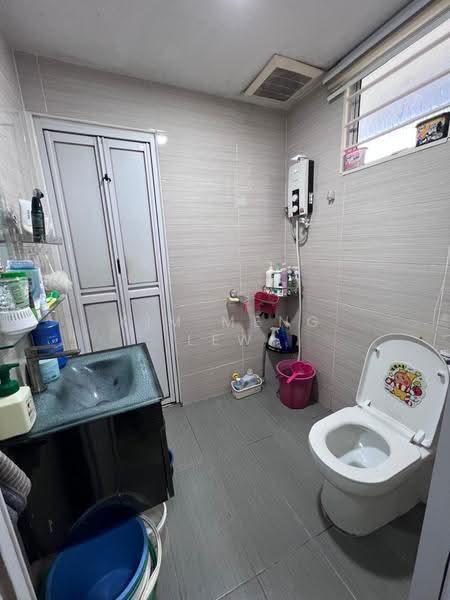 Rumah Teres 1-Tingkat untuk Dijual di Taman Selayang Mutiara (Selayang) - Kim Meng Lew - Bathroom - PropertyGuru.com.my