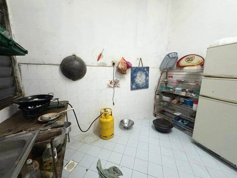 2-storey Terraced House for Sale in Kota Tinggi (Johor) - Annie Tee - Kitchen - PropertyGuru.com.my