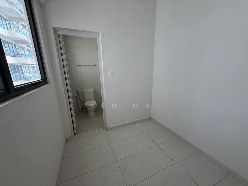 Condominium for Sale at Royal Strand @ Country Garden Danga Bay - Yen Ma - Bathroom - PropertyGuru.com.my