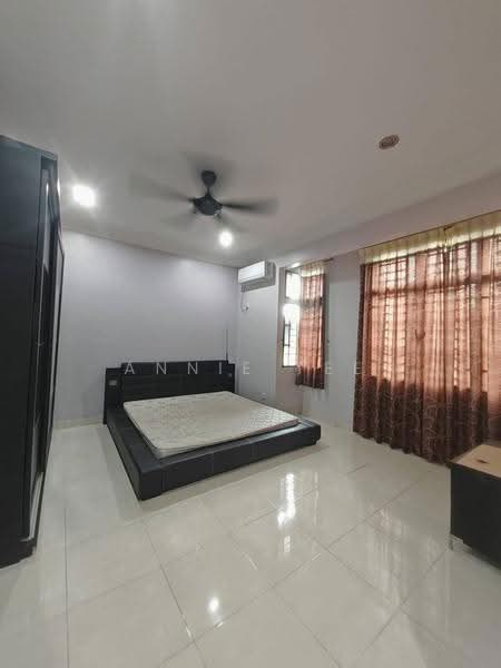 2-storey Terraced House for Rent in Taman Austin Perdana (Tebrau) - Annie Tee - Bedroom - PropertyGuru.com.my