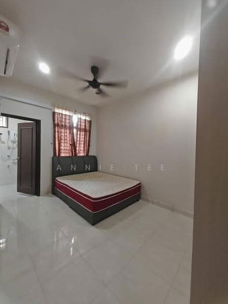 2-storey Terraced House for Rent in Taman Austin Perdana (Tebrau) - Annie Tee - Bedroom - PropertyGuru.com.my