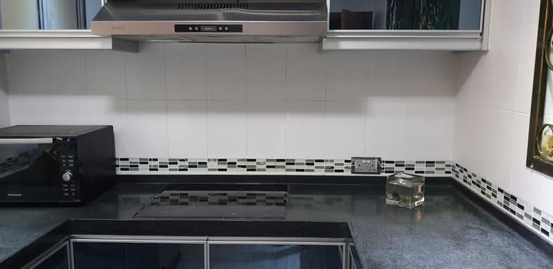Condominium for Sale at Petrie Condominium - Howes Izan - Kitchen - PropertyGuru.com.my