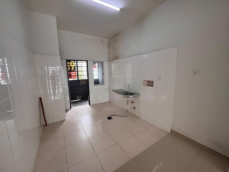 Rumah Teres 2-Tingkat untuk Disewa di Bandar Tasik Puteri (Rawang) - Mandy Cheow - Kitchen - PropertyGuru.com.my