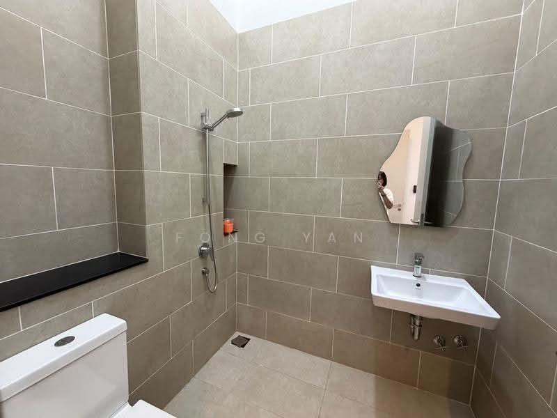 Rumah Berkembar untuk Dijual di Setia Alam (Selangor) - Fong Yan - Bathroom - PropertyGuru.com.my