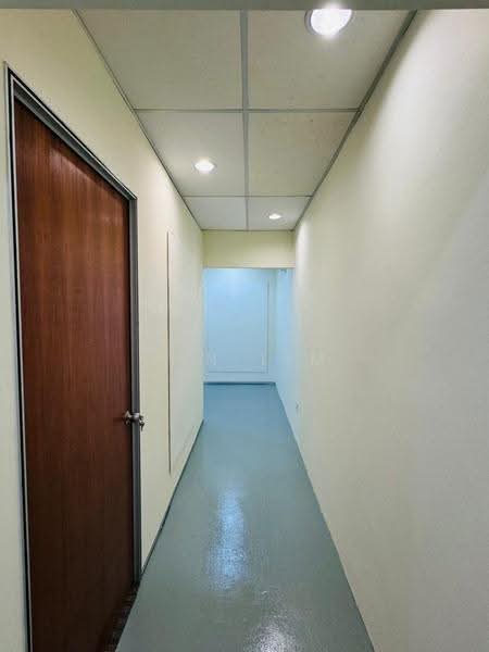 Shop / Office for Rent in Subang Jaya (Selangor) - Yen Lim - Corridor - PropertyGuru.com.my