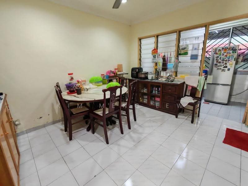 Rumah Teres 2-Tingkat untuk Dijual di Taman Bukit Desa (Kepong) - Kim Meng Lew - Dining Room - PropertyGuru.com.my