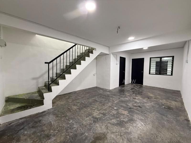 2-storey Terraced House for Sale in Taman Molek (Johor Bahru) - Shirley Haw - Interior - PropertyGuru.com.my