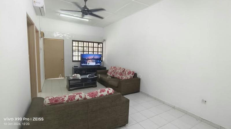 Rumah Teres 1-Tingkat untuk Disewa di Taman Johor Jaya (Johor Bahru) - Alicia Voon - Living Room - PropertyGuru.com.my