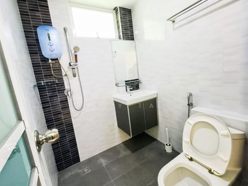 Condominium for Rent at D'Piazza - Jerry Tan - Bathroom - PropertyGuru.com.my