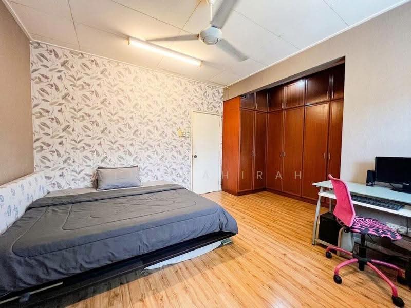 2-storey Terraced House for Sale in Taman Prima Saujana (Kajang) - Aimi Mahirah - Bedroom - PropertyGuru.com.my