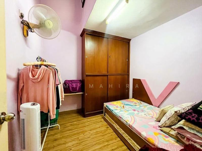 2-storey Terraced House for Sale in Taman Prima Saujana (Kajang) - Aimi Mahirah - Bedroom - PropertyGuru.com.my