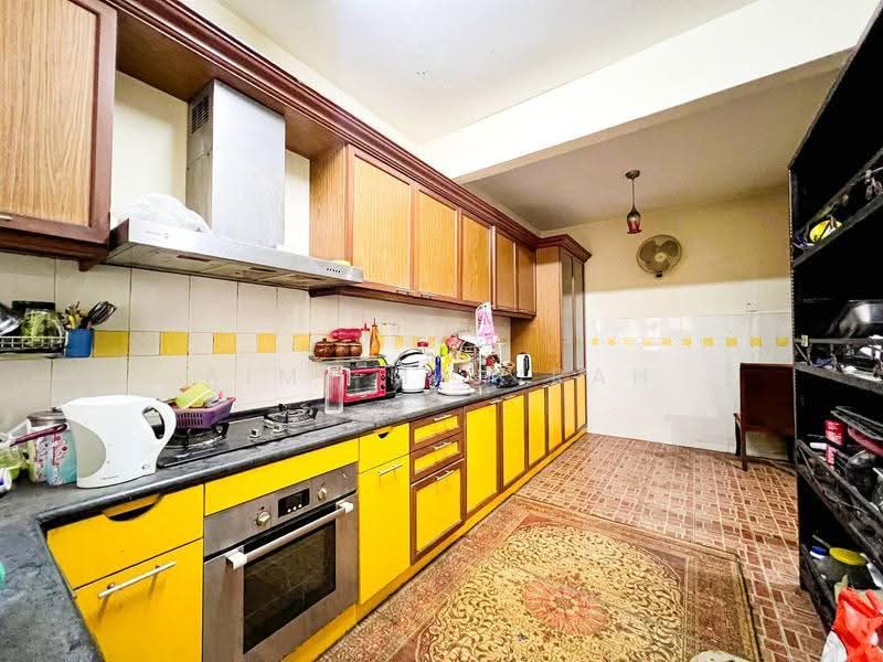 2-storey Terraced House for Sale in Taman Prima Saujana (Kajang) - Aimi Mahirah - Kitchen - PropertyGuru.com.my