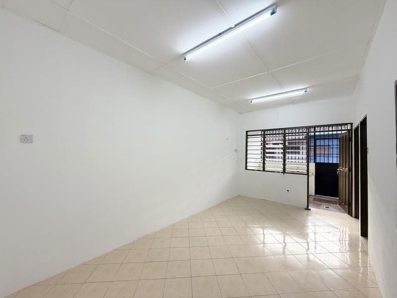 Rumah Teres 1-Tingkat untuk Dijual di Bandar Baru Utama (Kampar) - Presley Chong - Dining Area & Dry Kitchen - PropertyGuru.com.my