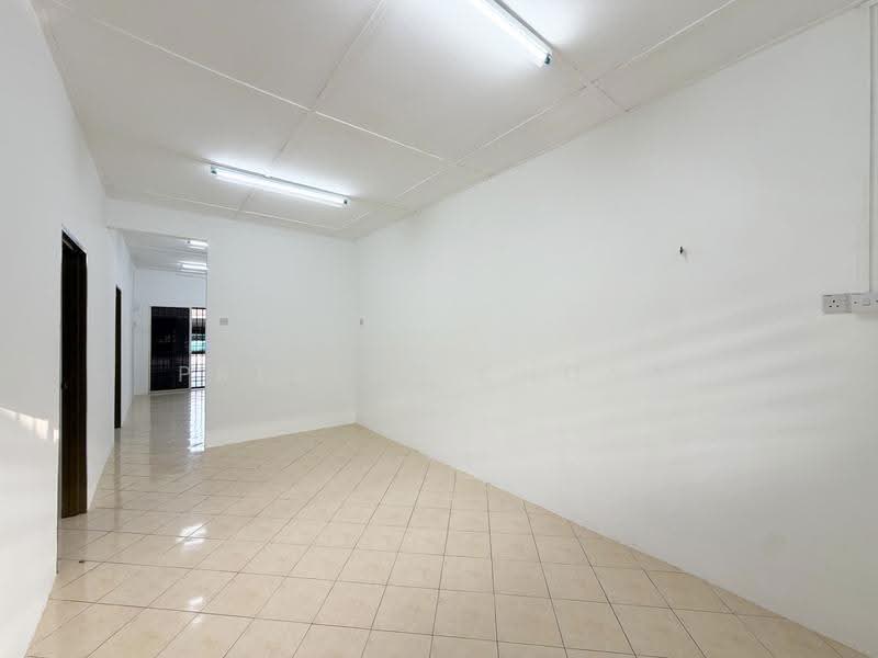 Rumah Teres 1-Tingkat untuk Dijual di Bandar Baru Utama (Kampar) - Presley Chong - Dining Area & Dry Kitchen - PropertyGuru.com.my