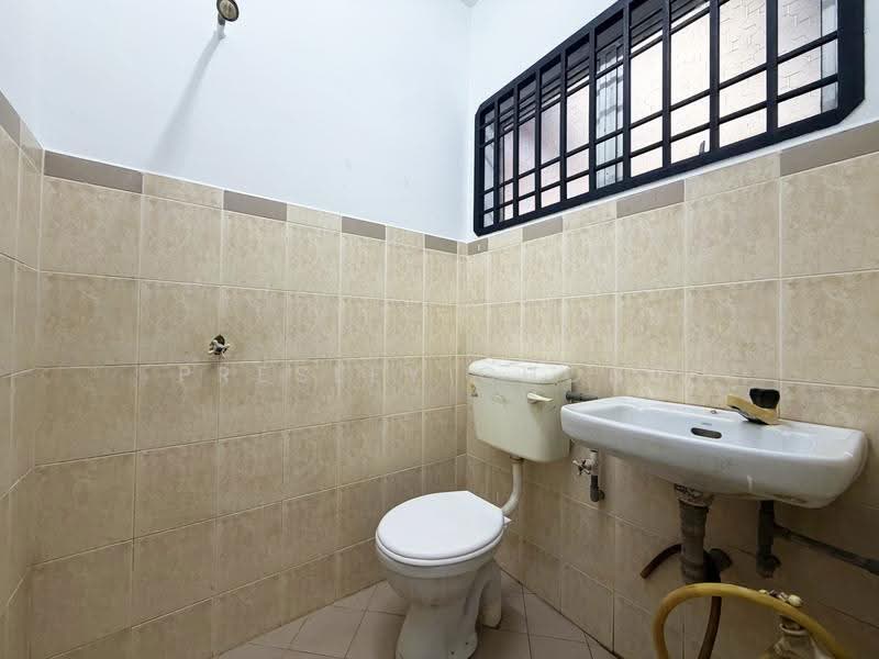 Rumah Teres 1-Tingkat untuk Dijual di Bandar Baru Utama (Kampar) - Presley Chong - Master Bathroom - PropertyGuru.com.my