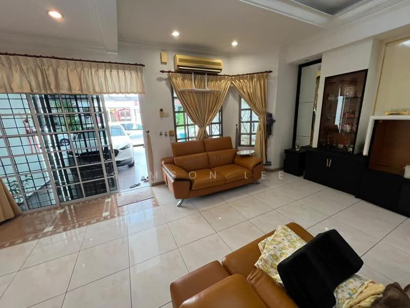 2-storey Terraced House for Sale in Taman Bukit Idaman (Selayang) - Samson Lee - Living Room - PropertyGuru.com.my