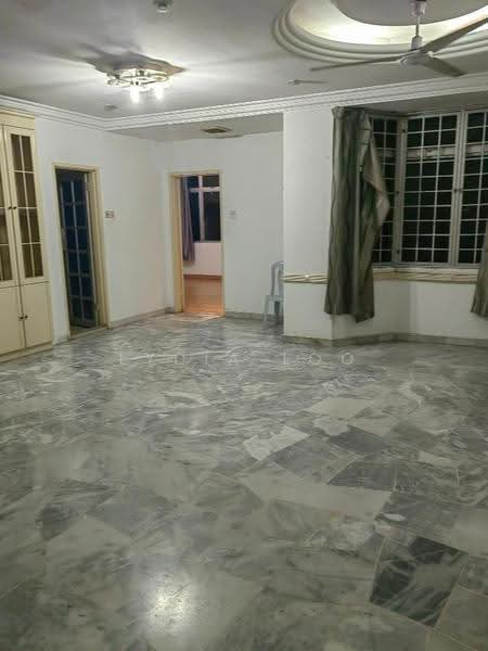 Pangsapuri untuk Disewa di Subang Perdana Goodyear Court 8 - Lydia Loo - Living Room - PropertyGuru.com.my