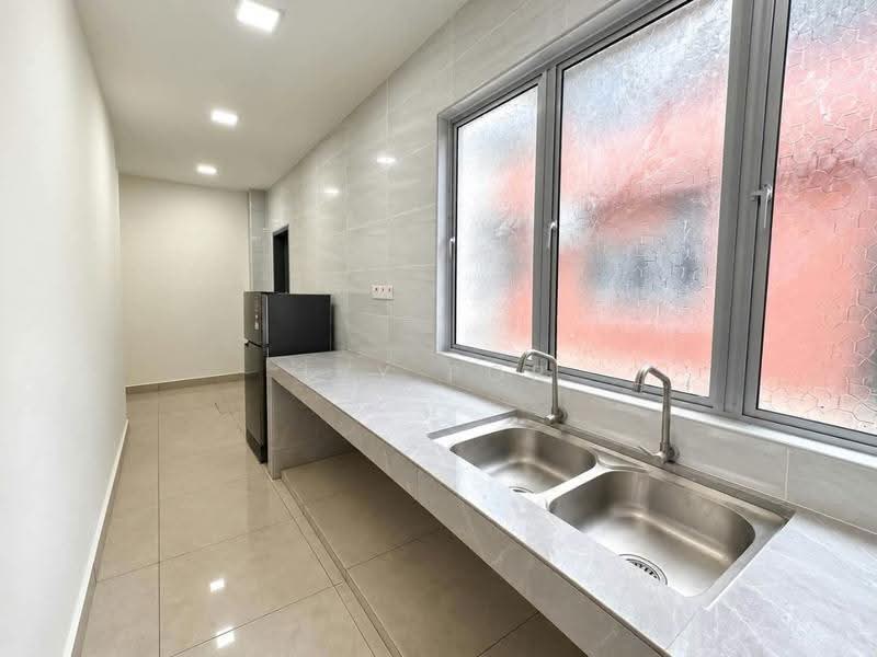 2-storey Terraced House for Sale in Bandar Botanic (Klang) - Ivy Por - Kitchen - PropertyGuru.com.my