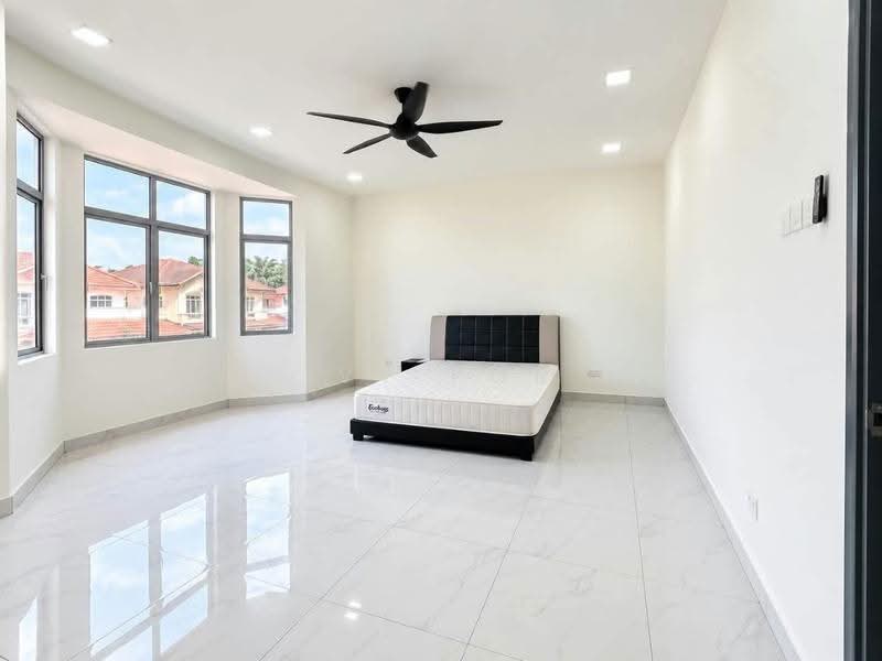 2-storey Terraced House for Sale in Bandar Botanic (Klang) - Ivy Por - Bedroom - PropertyGuru.com.my