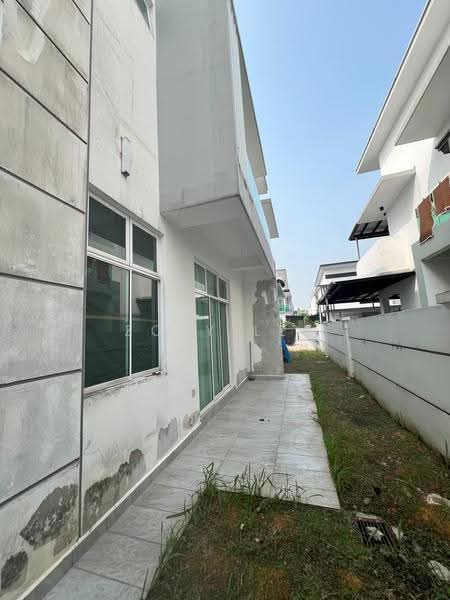 Cluster House for Sale in Skudai (Johor) - Zoey Lee - Exterior - PropertyGuru.com.my