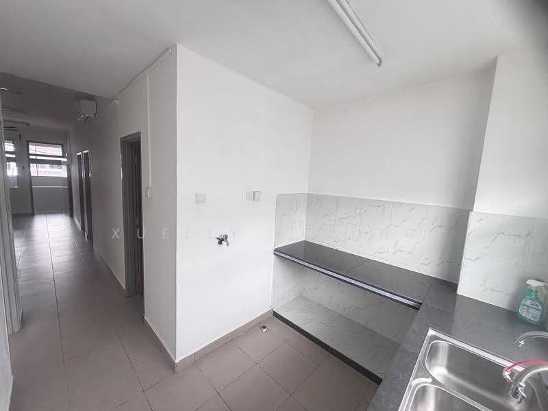 Townhouse for Rent in Bandar Dato Onn (Tebrau) - Xuelly Cheong - Kitchen - PropertyGuru.com.my