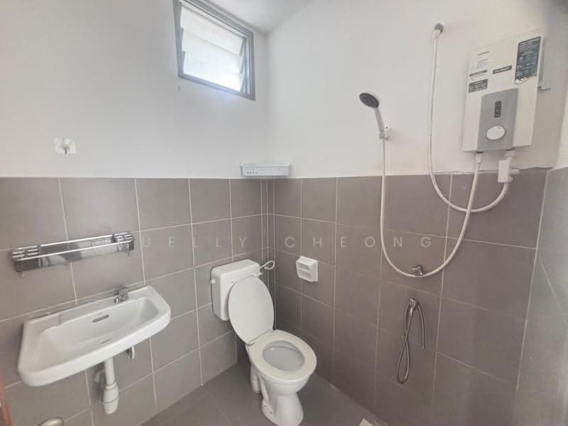 Townhouse for Rent in Bandar Dato Onn (Tebrau) - Xuelly Cheong - Bathroom - PropertyGuru.com.my