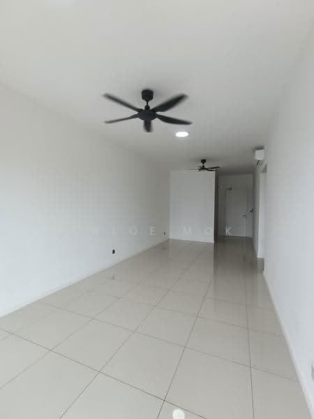 Kediaman Servis untuk Dijual di Duta Park Residences - Chloe Mok - Living Room - PropertyGuru.com.my