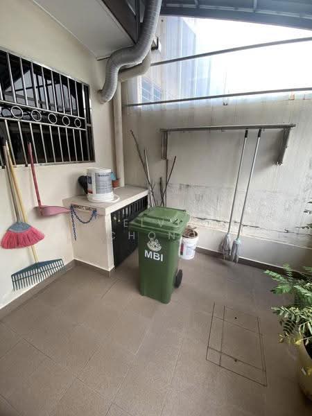 Semi-Detached House for Sale in Taman Ipoh Selatan (Ipoh) - Kelvin Chong - Balcony - PropertyGuru.com.my