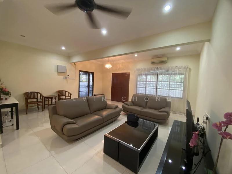 Semi-Detached House for Sale in Taman Ipoh Selatan (Ipoh) - Kelvin Chong - Living Room - PropertyGuru.com.my