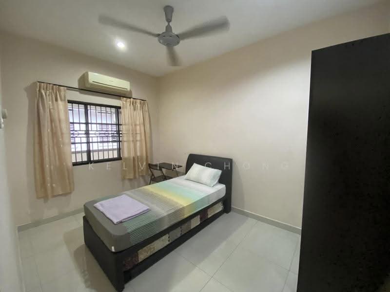Semi-Detached House for Sale in Taman Ipoh Selatan (Ipoh) - Kelvin Chong - Bedroom - PropertyGuru.com.my
