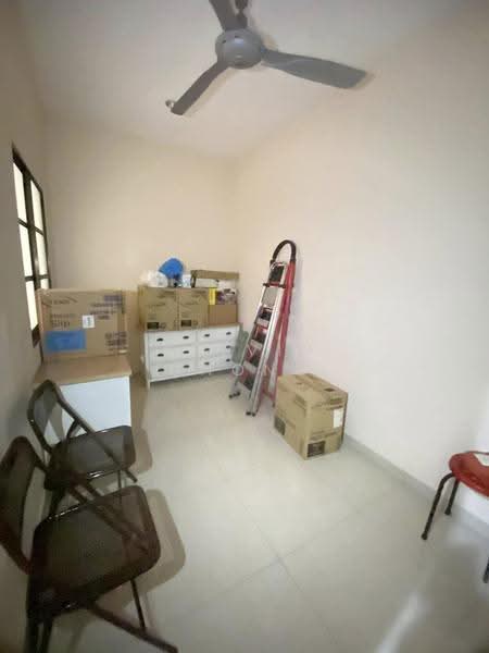 Semi-Detached House for Sale in Taman Ipoh Selatan (Ipoh) - Kelvin Chong - Study - PropertyGuru.com.my