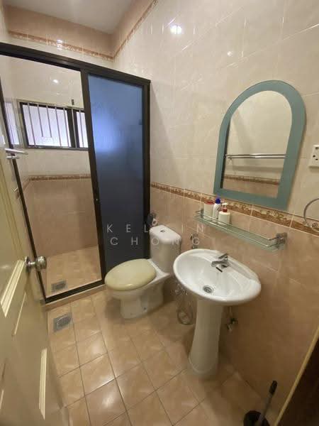 Semi-Detached House for Sale in Taman Ipoh Selatan (Ipoh) - Kelvin Chong - Bathroom - PropertyGuru.com.my
