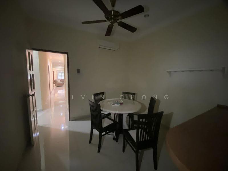 Semi-Detached House for Sale in Taman Ipoh Selatan (Ipoh) - Kelvin Chong - Dining Room - PropertyGuru.com.my