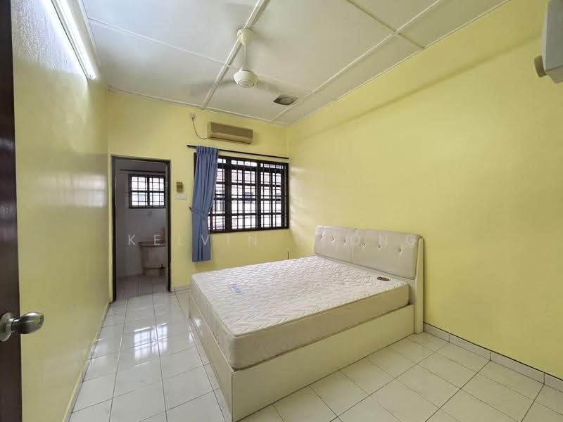 2-storey Terraced House for Rent in Taman Sppk (Ipoh) - Kelvin Chong - Bedroom - PropertyGuru.com.my