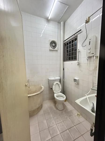 2-storey Terraced House for Rent in Taman Sppk (Ipoh) - Kelvin Chong - Bathroom - PropertyGuru.com.my