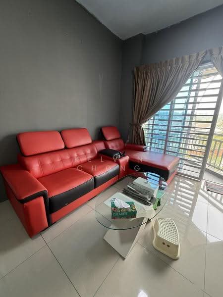Pangsapuri untuk Dijual di Sky Garden Residences - Kelvin Chong - Living Room - PropertyGuru.com.my