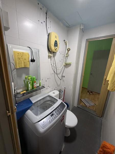 Pangsapuri untuk Dijual di Sky Garden Residences - Kelvin Chong - Bathroom - PropertyGuru.com.my