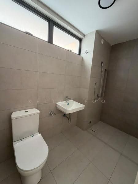 Rumah Teres 2-Tingkat untuk Disewa di Kota Emerald (Rawang) - Kelton Foo - Bathroom - PropertyGuru.com.my
