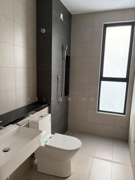 Rumah Teres 2-Tingkat untuk Disewa di Kota Emerald (Rawang) - Kelton Foo - Bathroom - PropertyGuru.com.my